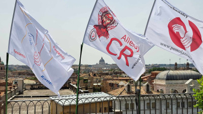 Dlaczego powiewają nad Rzymem?